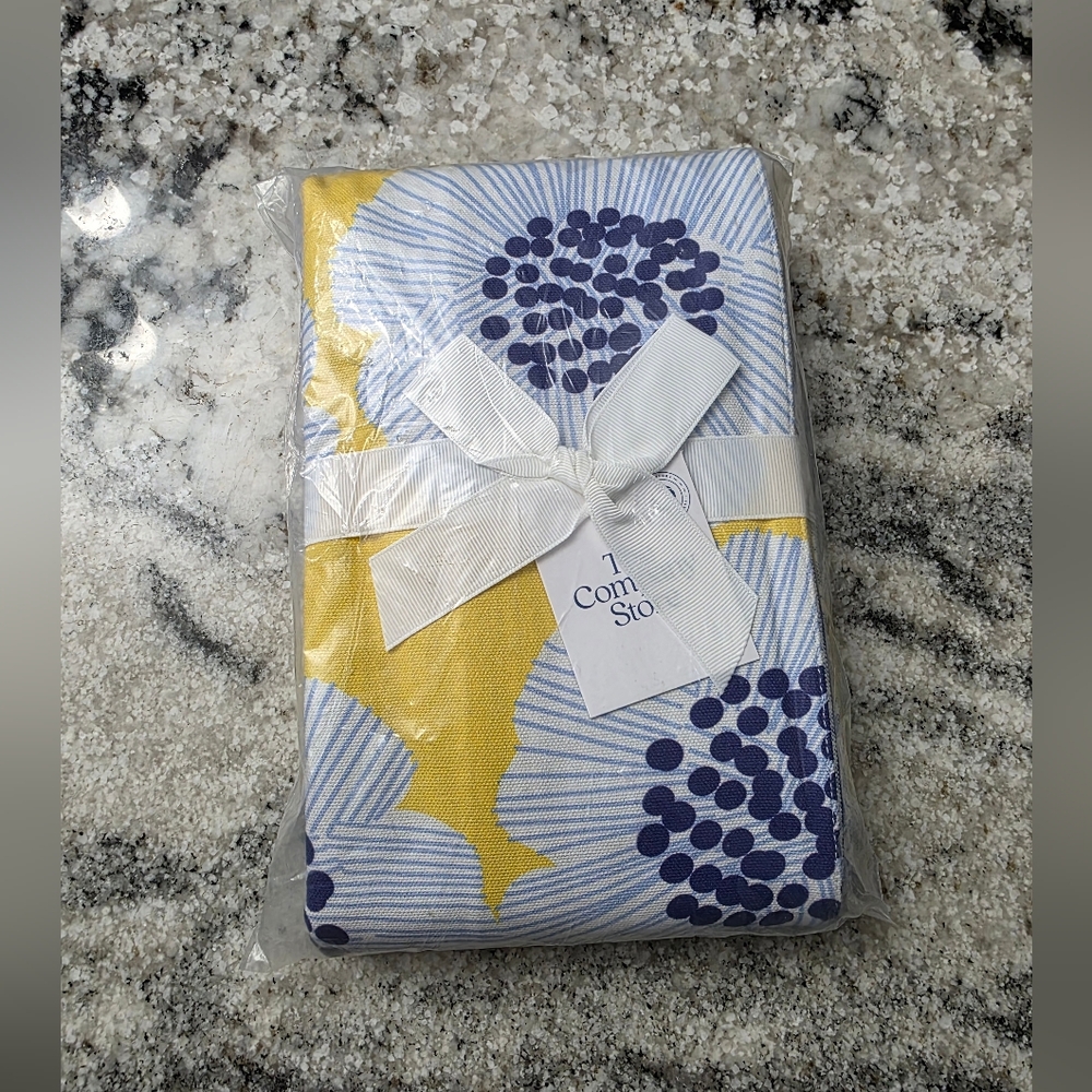 The Company Store Art Deco Table Runner. NEW!